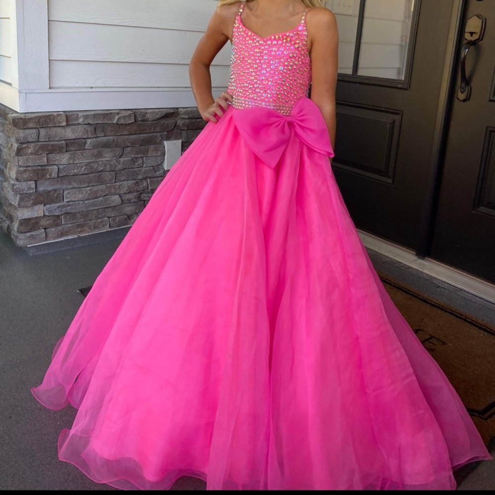 Pageant dress size 6 only worn twice like new